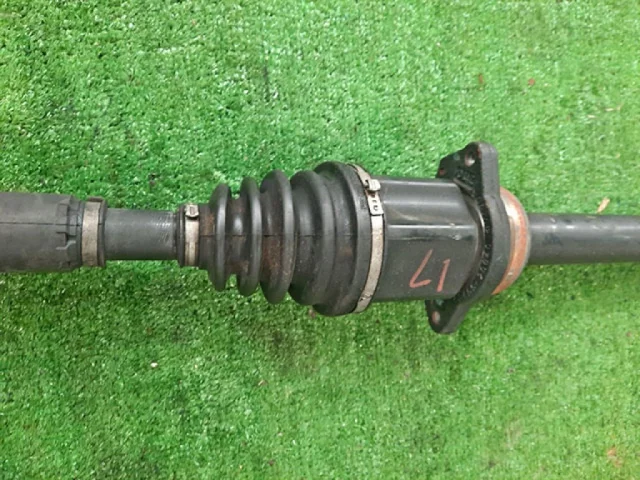 Привод передний правый для Toyota Avensis Седан T220 1997-2003 на фотографиях
