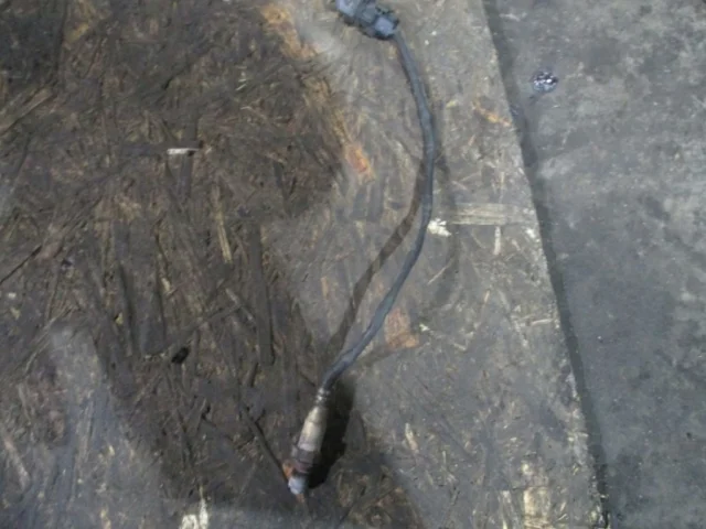 Лямбда-зонд (верхний) для Opel Antara 2006-2017 на фотографиях