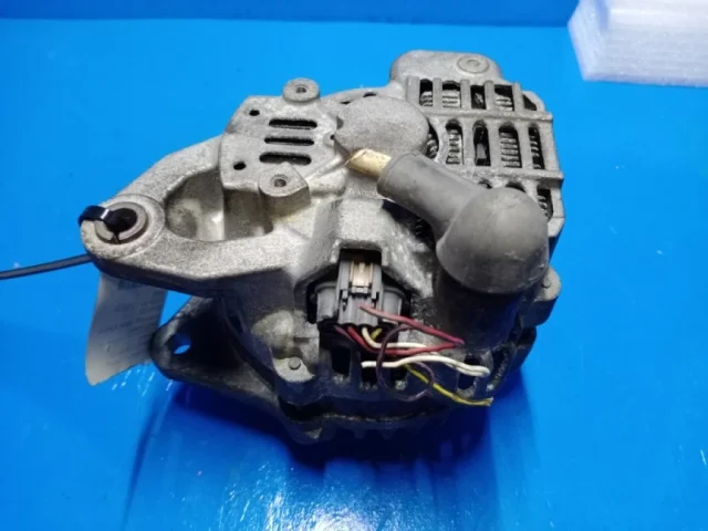 Генератор для Mitsubishi Lancer 9 Универсал CS 2003-2010 на фотографиях