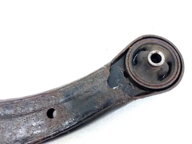Рычаг передний левый нижний для Toyota Avensis Седан T250 2003-2008 на фотографиях