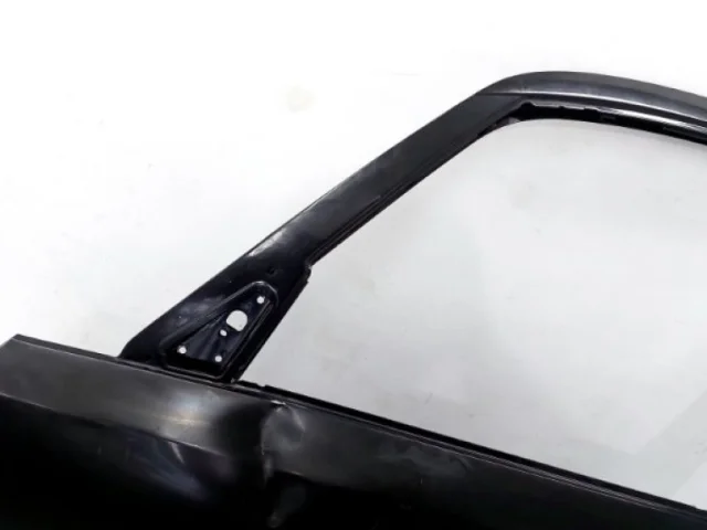 Дверь передняя левая для Suzuki SX4 2006-2009 на фотографиях