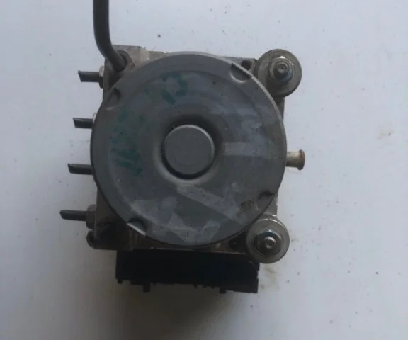 Блок ABS для Citroen C4 Хэтчбек 3dr 2004-2011 на фотографиях