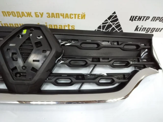 Решетка радиатора для Renault Duster HM 2020+ на фотографиях