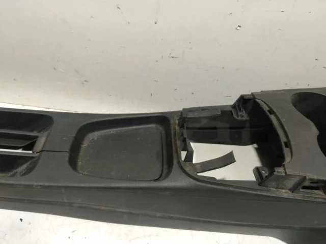 Крышка подлокотника для Volkswagen Polo V (6R) 2009-2014 на фотографиях