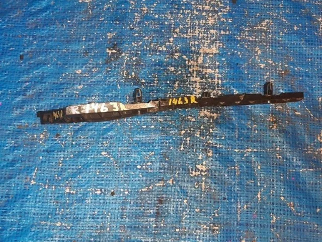 Кронштейн заднего бампера правый для Toyota Avensis Универсал T270 2008-2018 на фотографиях