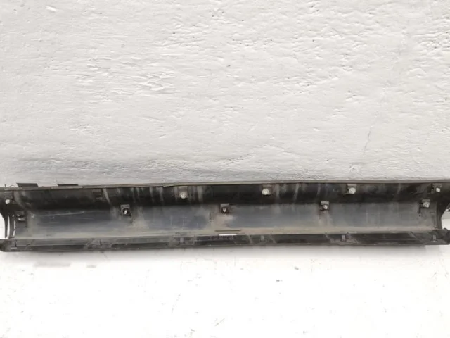 Накладка на дверь передняя левая для Toyota RAV4 XA40 2013-2015 на фотографиях