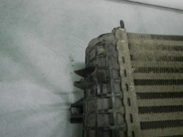 Интеркулер левый для Audi Q8 4M 2018-2023 на фотографиях