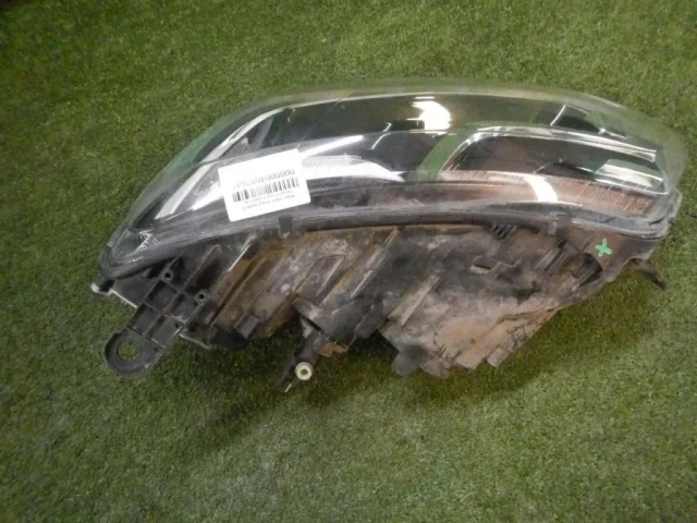 Фара левая для Renault Duster HM 2020+ на фотографиях