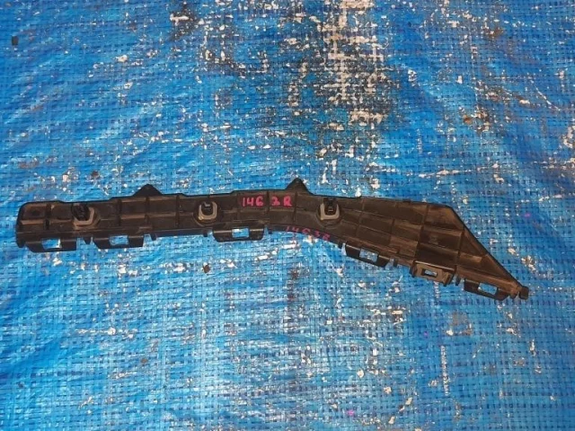 Кронштейн заднего бампера правый для Toyota Avensis Универсал T270 2008-2018 на фотографиях