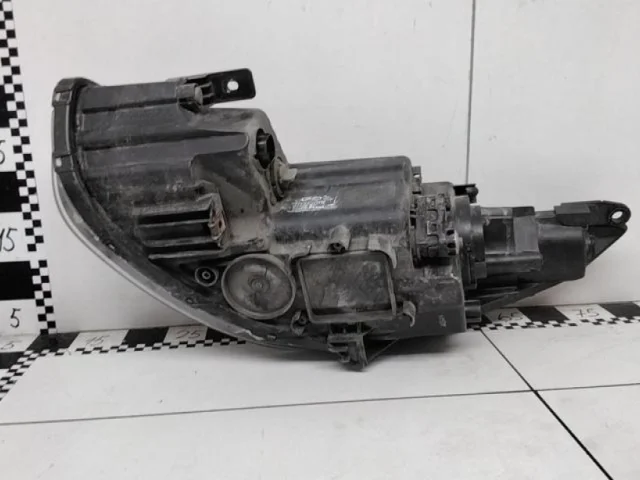 Фара правая для Hyundai Tucson LM 2009-2015 на фотографиях