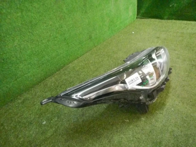 Фара правая для Kia Cerato YD 2016-2020 rest. на фотографиях