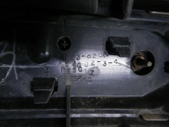 Решетка переднего бампера для Ford Explorer U502 rest 2014-2019 на фотографиях