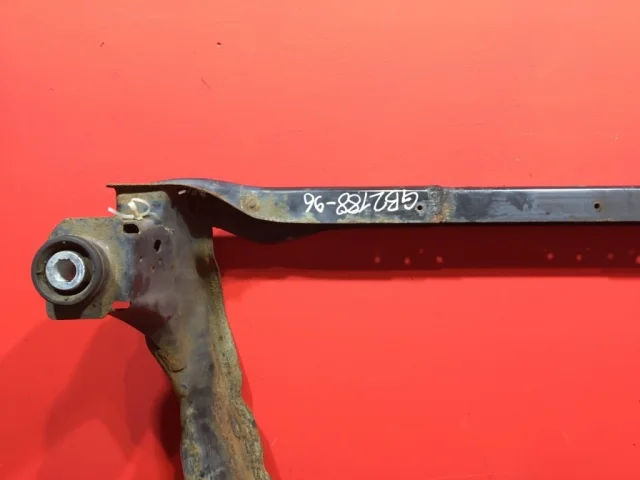 Подрамник двигателя для Ford Galaxy CD340 2006-2015 на фотографиях