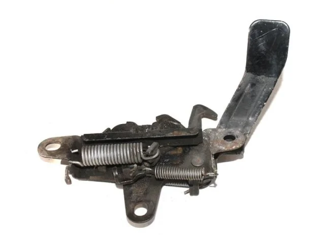Замок капота левый для Toyota RAV4 XA20 2000-2005 на фотографиях