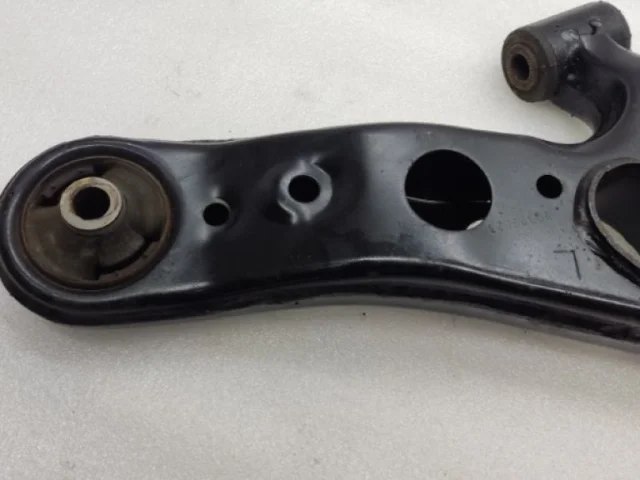 Рычаг передний левый нижний для Toyota RAV4 XA40 rest 2015-2019 на фотографиях