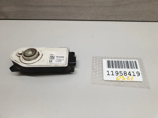 Моторчик корректора фары для BMW 5er G30 2016-2023 на фотографиях