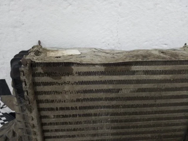 Интеркулер левый для Audi Q8 4M 2018-2023 на фотографиях