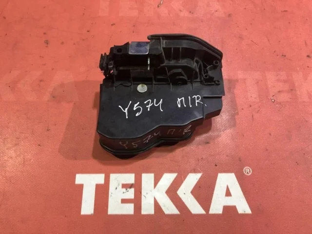 Уплотнитель передней правой двери для BMW 5er Ф10 Rest. 2014-2017 на фотографиях