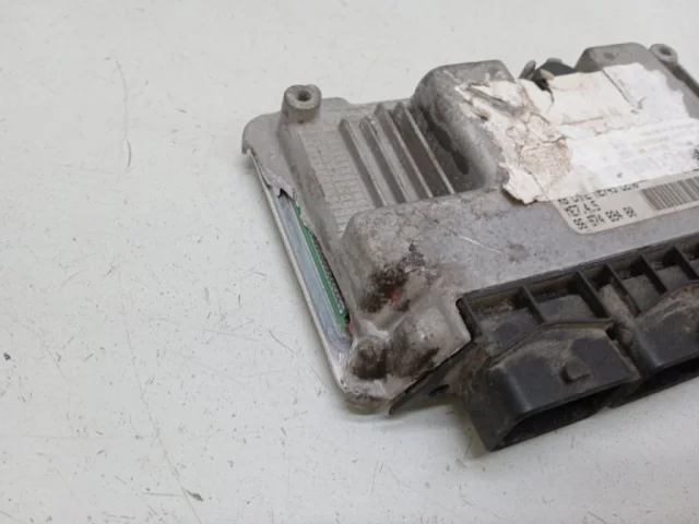 Блок управления двигателем для Citroen C4 Хэтчбек 2004-2011 на фотографиях