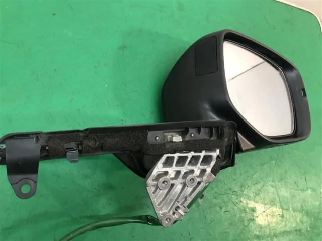 Зеркало заднего вида (в салоне) для Subaru Legacy BN 2017+ на фотографиях