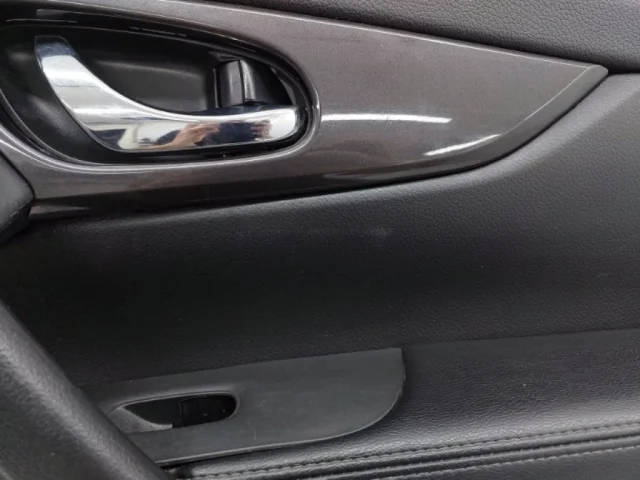 Уплотнитель передней правой двери для Nissan X-Trail T32 JDM 2013-2022 на фотографиях