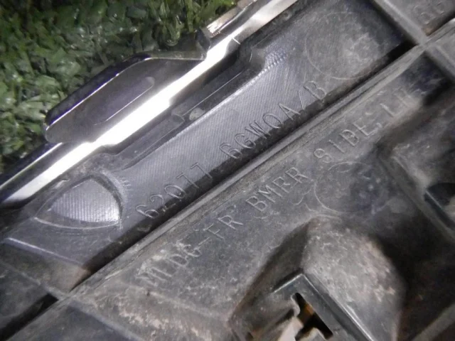 Молдинг переднего бампера левый для Infiniti QX 80 2013-2022 на фотографиях