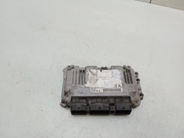 Блок управления двигателем для Citroen C4 Хэтчбек 2004-2011 на фотографиях