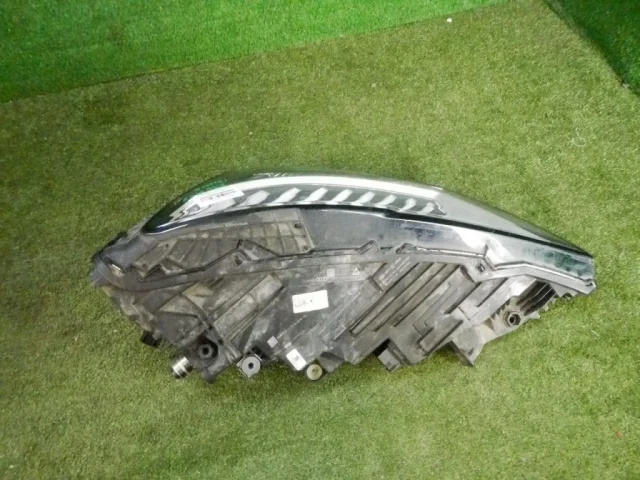 Фара левая для Audi Q8 4M 2018-2023 на фотографиях