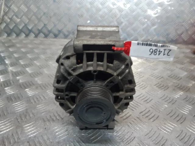 Генератор для Audi A4 B6 Avant 2000-2004 на фотографиях