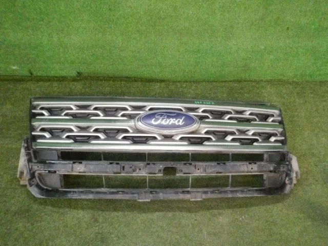 Решетка радиатора для Ford Explorer U502 rest 2014-2019 на фотографиях