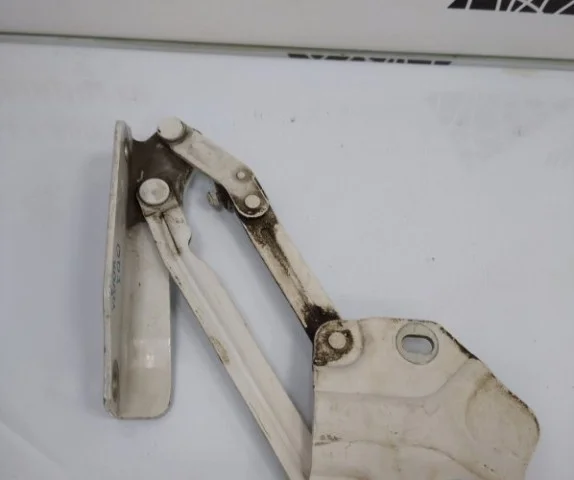 Петля капота правая для Volkswagen Caddy IV (2K) 2015-2020 на фотографиях