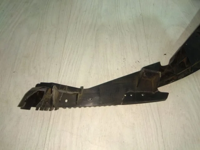 Кронштейн переднего бампера левый для Porsche Macan 95B 2014-2023 на фотографиях