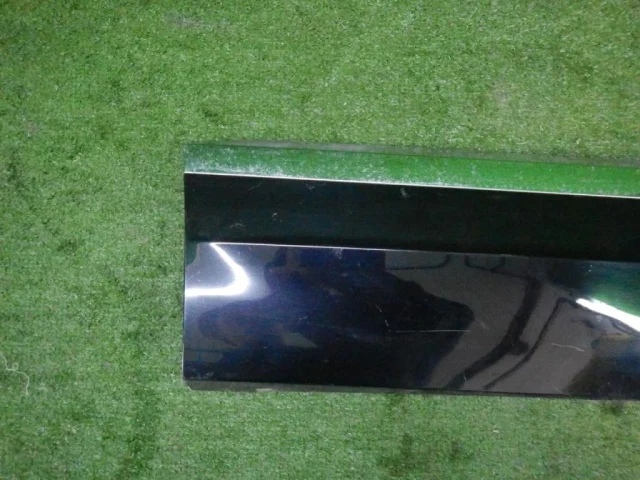 Молдинг двери задний правый для Volkswagen Touareg III (CR) 2018+ на фотографиях