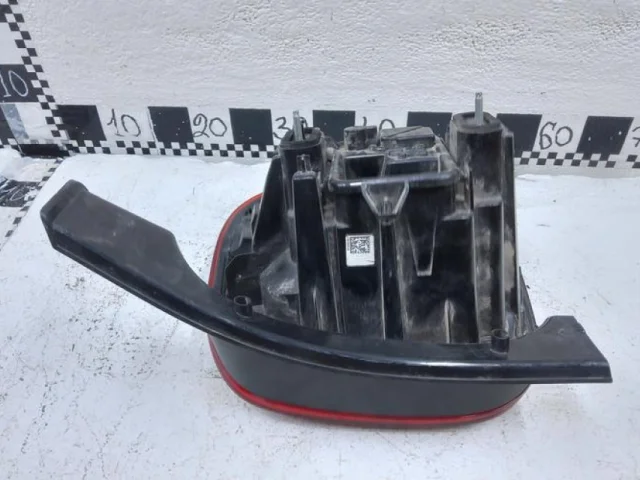 Фонарь левый для Renault Duster HM 2020+ на фотографиях