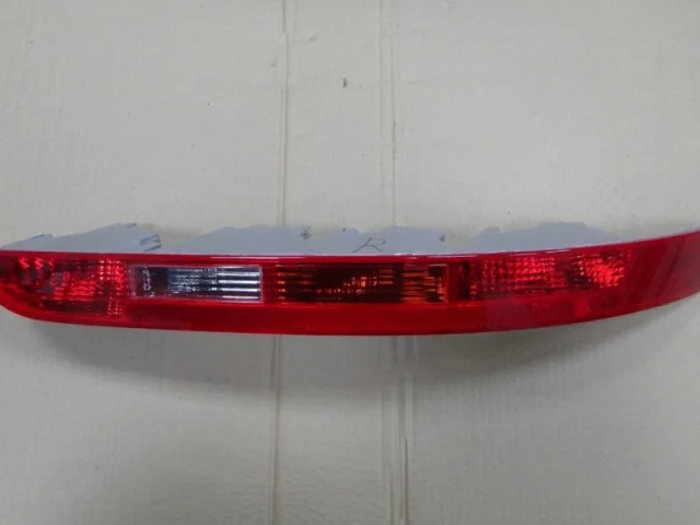 Фонарь внутренний правый для Audi Q5 8R 2008-2016 на фотографиях