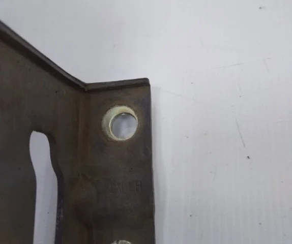 Петля капота левая для Hyundai ix35 1 Rest 2013-2016 на фотографиях