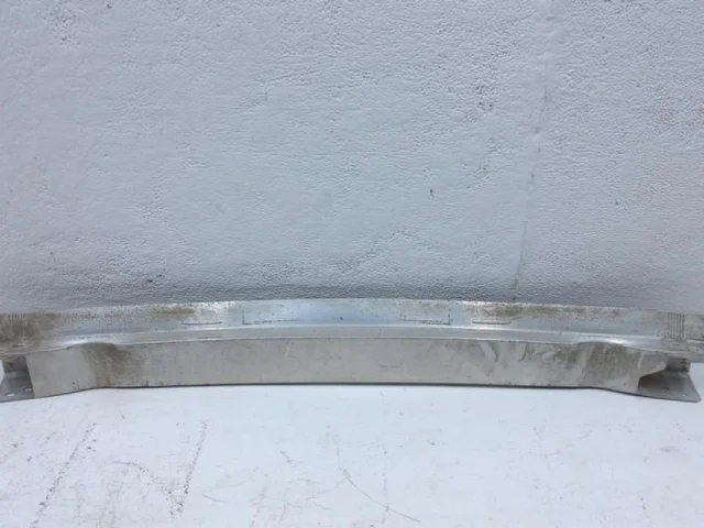 Усилитель переднего бампера для Porsche Macan 95B 2014-2023 на фотографиях