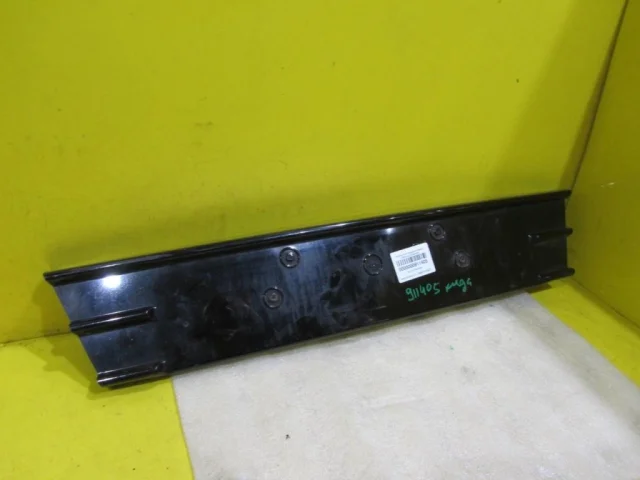 Накладка переднего бампера правая для Ford Kuga CBV 2008-2013 на фотографиях