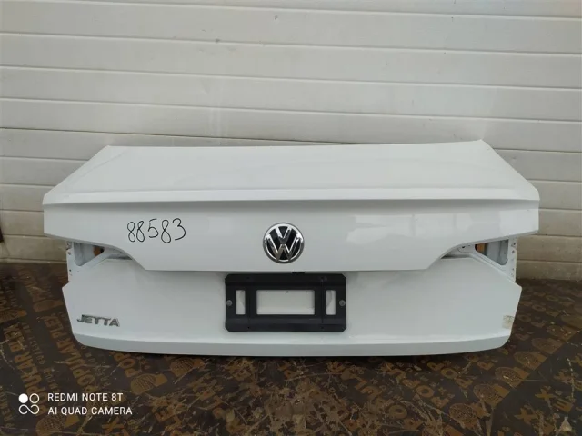 Крышка багажника для Volkswagen Jetta 7 2020+ на фотографиях