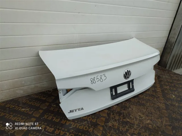 Крышка багажника для Volkswagen Jetta 7 2020+ на фотографиях