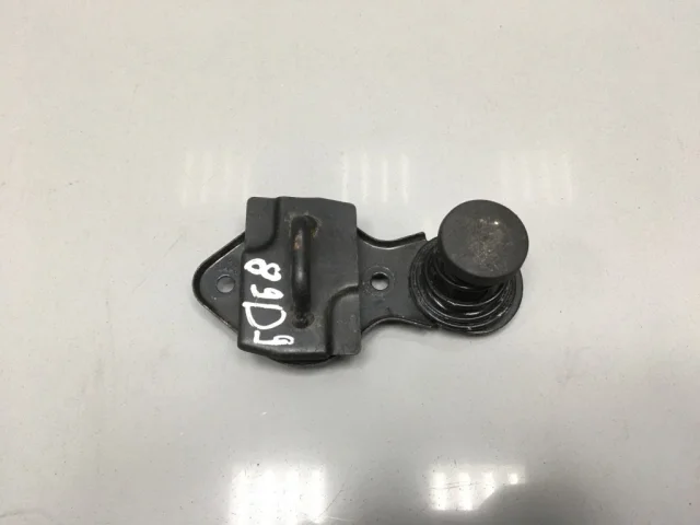 Замок капота левый для Mercedes-Benz M class W164 2005-2011 на фотографиях