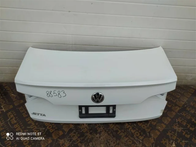 Крышка багажника для Volkswagen Jetta 7 2020+ на фотографиях