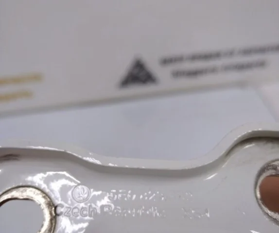 Петля капота левая для Skoda Octavia A7 rest на фотографиях