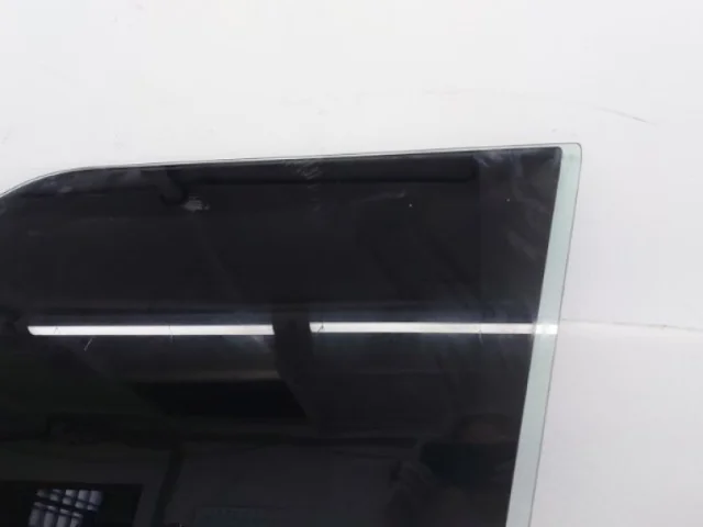 Стекла и зеркала для Infiniti QX 56 2010-2014 на фотографиях