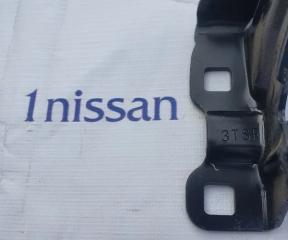Петля капота правая для Nissan Teana L33 2014-2020 на фотографиях