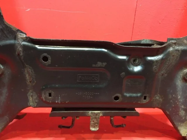 Подрамник двигателя для Ford Galaxy CD340 2006-2015 на фотографиях