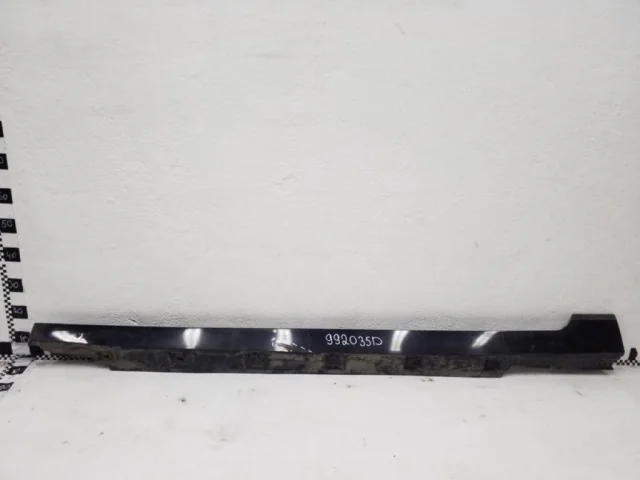 Накладка порога левая для Volkswagen Passat (B8) Variant 2014-2019 на фотографиях