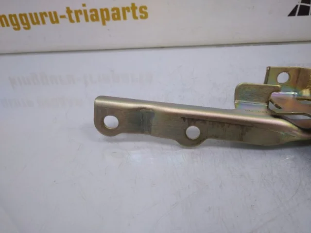 Петля капота правая для Hyundai ix35 1 2009-2013 на фотографиях