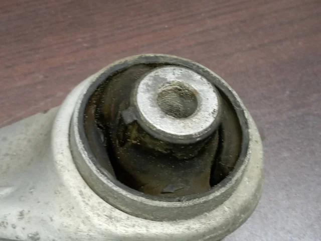 Рычаг передний правый нижний для BMW 5er Ф10 2010-2013 на фотографиях