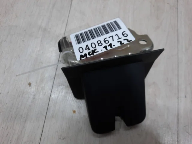 Замок багажника для Skoda Octavia A7 Tour на фотографиях